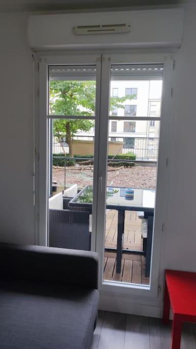 דירות ביוסי-סיינט-ג'ורג' Studio - 1 Min Rer - 10Min Disney & 30 Min Paris - Free Parking & Wifi מראה חיצוני תמונה