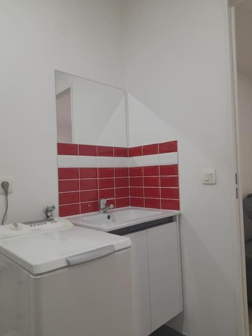 דירות ביוסי-סיינט-ג'ורג' Studio - 1 Min Rer - 10Min Disney & 30 Min Paris - Free Parking & Wifi מראה חיצוני תמונה