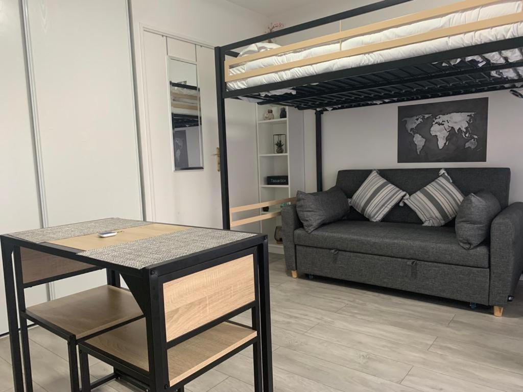 דירות ביוסי-סיינט-ג'ורג' Studio - 1 Min Rer - 10Min Disney & 30 Min Paris - Free Parking & Wifi מראה חיצוני תמונה
